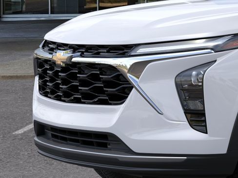 New 2026 Chevrolet Trax LT w/ Driver Confidence Package FWD image 14