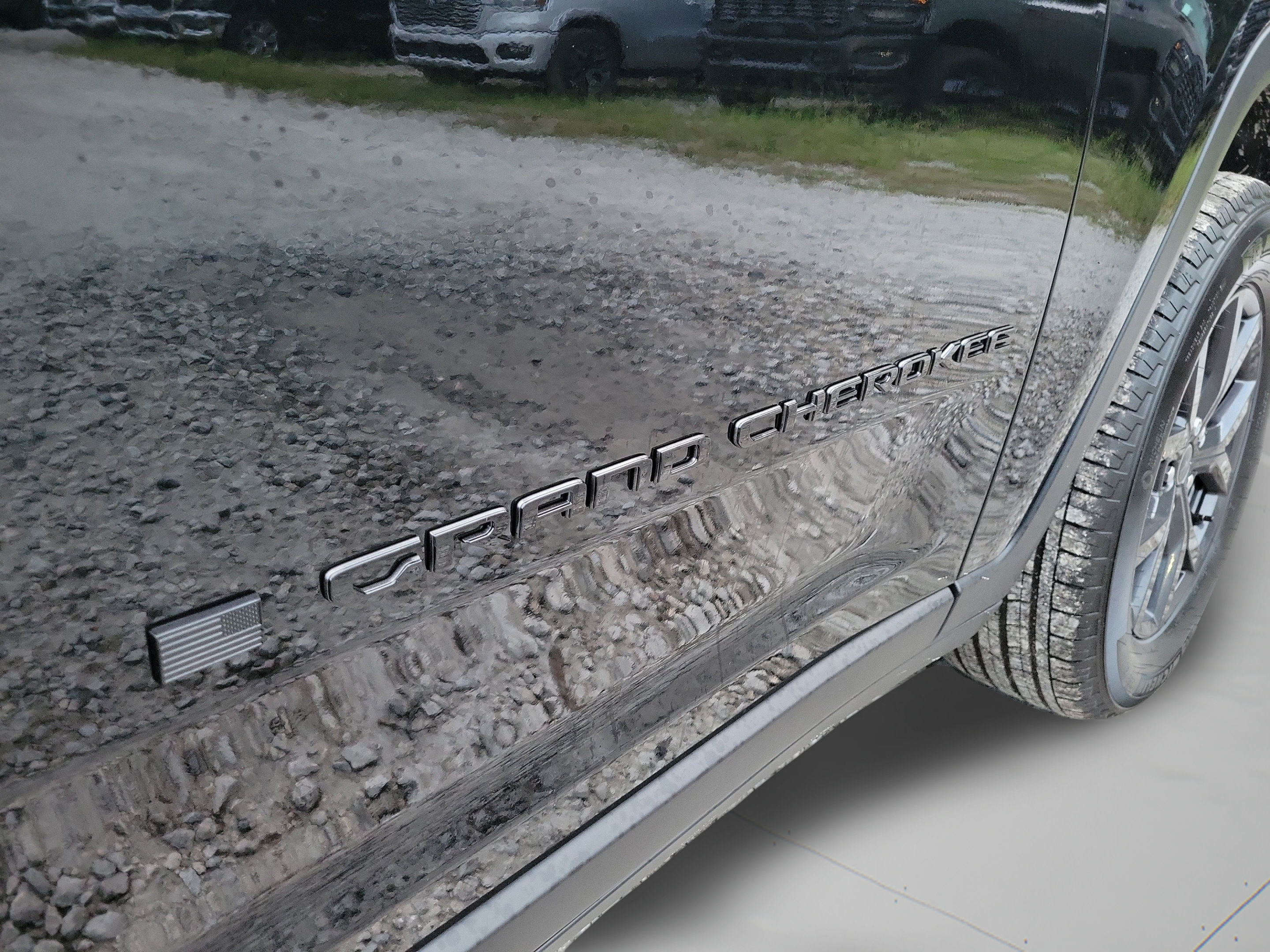 New 2027 Jeep Grand Cherokee Altitude RWD image 28