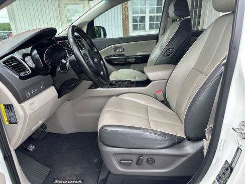 Used 2018 Kia Sedona EX FWD image 15