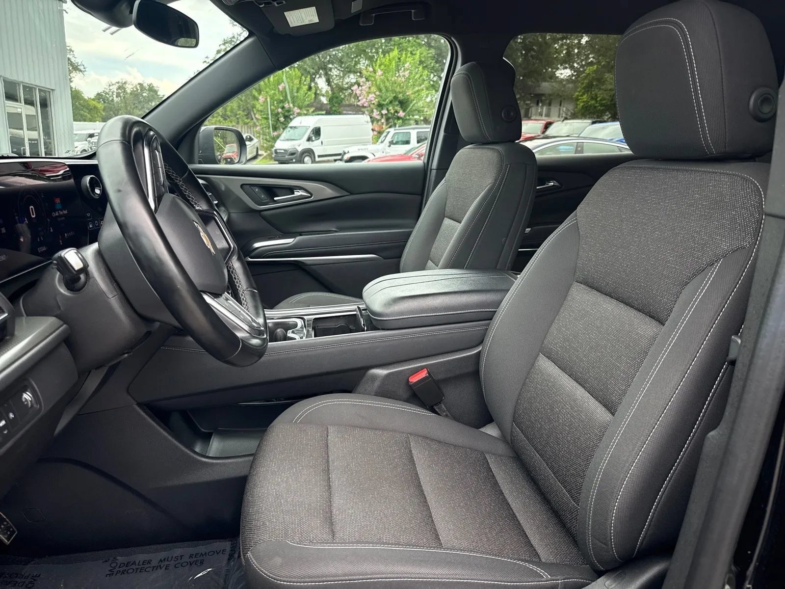 Used 2024 Chevrolet Traverse LT FWD image 12