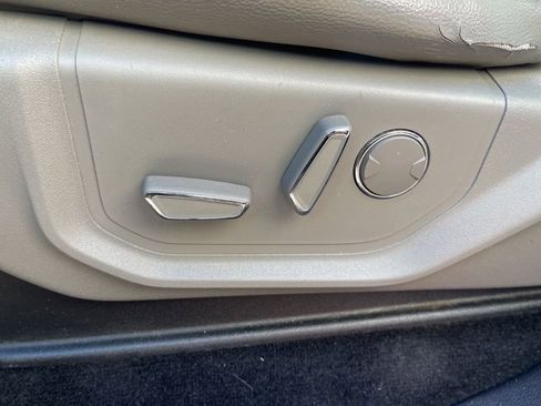 Used 2018 Ford F150 Lariat w/ Equipment Group 502A Luxury image 11