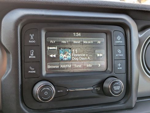 Used 2018 Jeep Wrangler Unlimited Sport S image 18