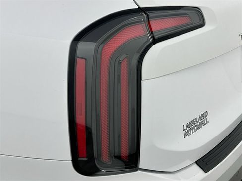 Used 2024 Kia Telluride EX image 27