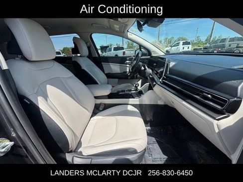 Used 2023 Kia Sportage EX image 10