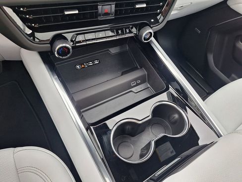 Used 2025 Chevrolet Tahoe Premier w/ Sun And Tow Package image 15