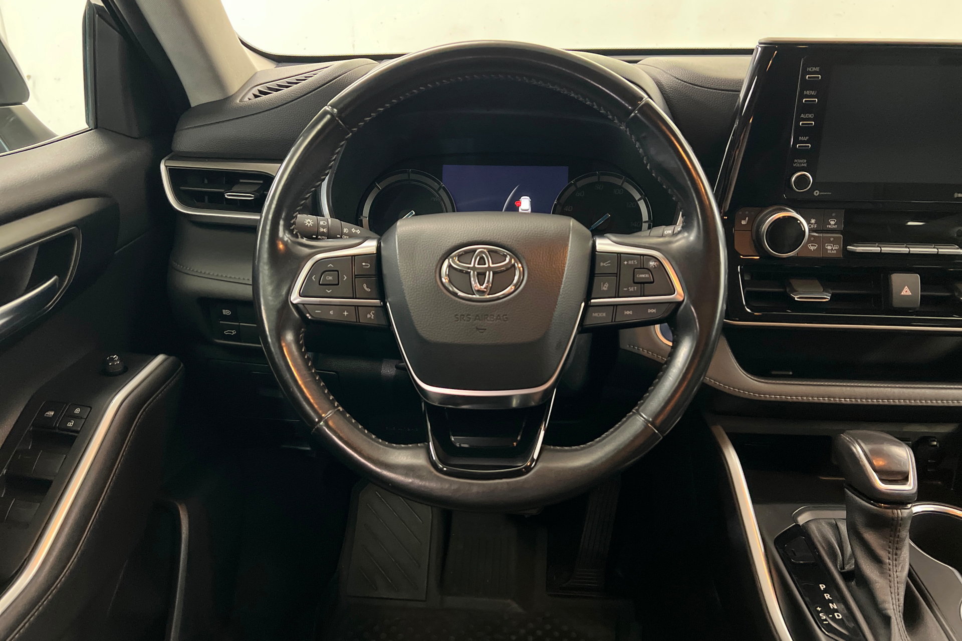 Certified 2021 Toyota Highlander XLE AWD/4WD image 13
