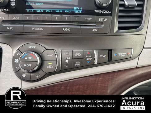 Used 2014 Toyota Sienna XLE FWD image 8