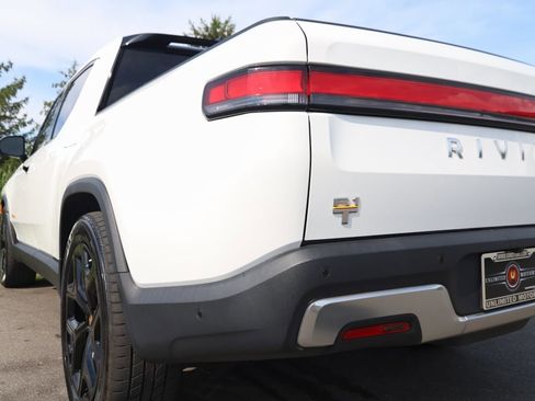 Used 2022 Rivian R1T Adventure image 30
