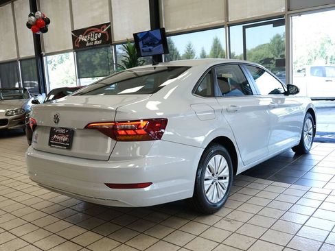 Used 2019 Volkswagen Jetta R-Line FWD image 15