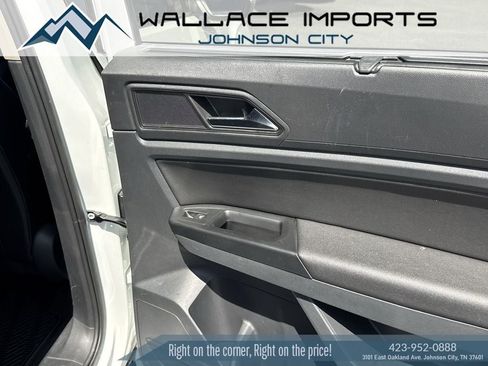 Used 2021 Volkswagen Atlas SE w/ Panoramic Sunroof Package FWD image 40