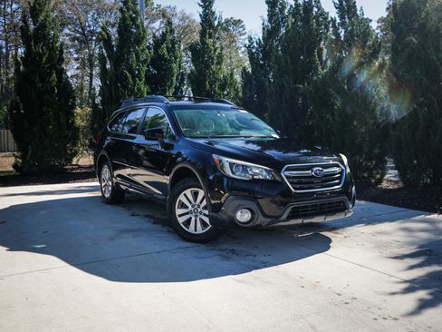 Used 2018 Subaru Outback 2.5i Premium image 2