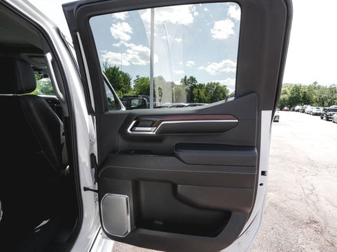 Used 2024 GMC Sierra 1500 Denali w/ Technology Package AWD/4WD image 14