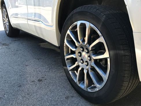 Used 2023 GMC Acadia Denali w/ Denali Ultimate Package image 12