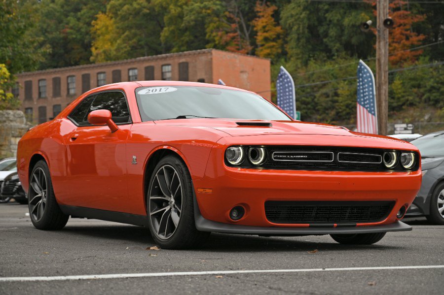 Used 2017 Dodge Challenger R/T Scat Pack RWD image 11
