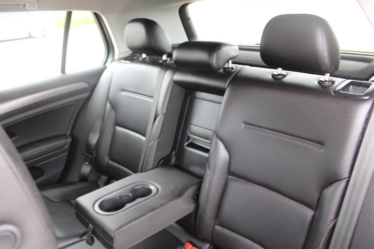Used 2021 Volkswagen Golf 4-Door FWD image 17