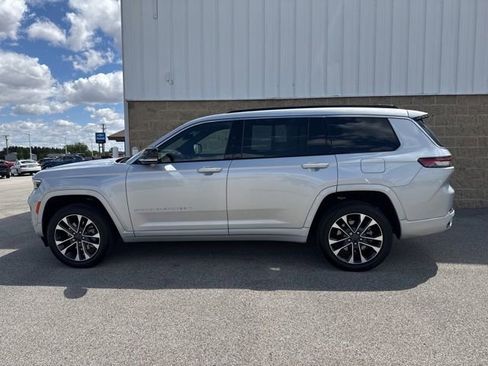 Used 2025 Jeep Grand Cherokee L Overland w/ Luxury Tech Group IV AWD/4WD image 8