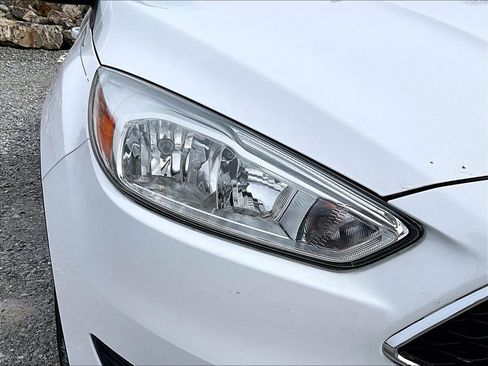 Used 2017 Ford Focus SE image 26