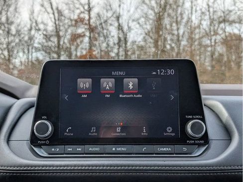 Used 2023 Nissan Rogue SV image 21