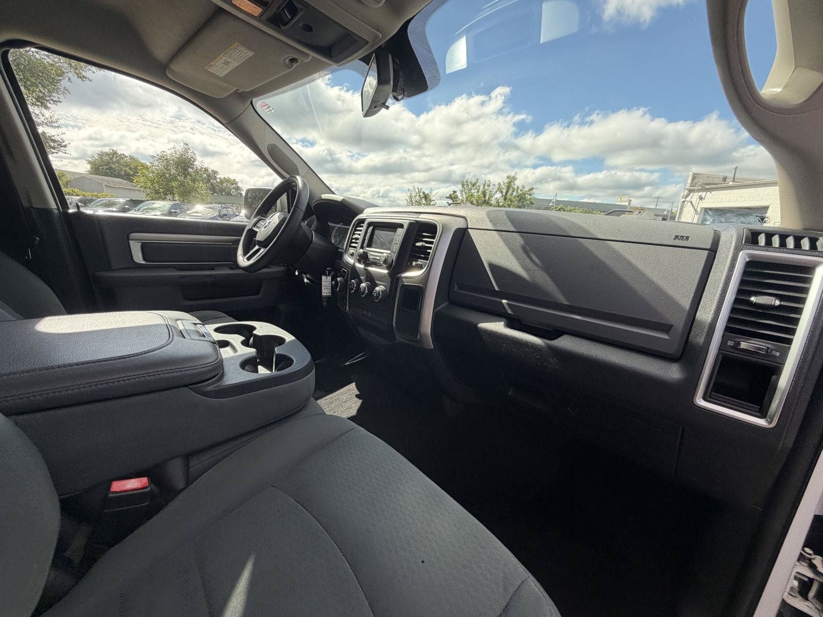 Used 2016 RAM 1500 Classic SLT AWD/4WD image 24