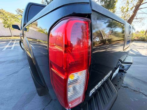 Used 2006 Nissan Frontier SE w/ (P01) Power Pkg image 12