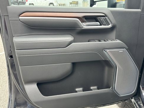 Used 2025 GMC Sierra 2500 Denali w/ Denali Reserve Package image 10