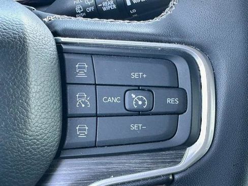 Used 2023 Jeep Wagoneer L Series II AWD/4WD image 21