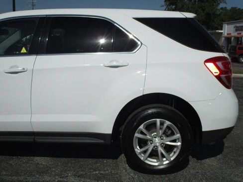 Used 2017 Chevrolet Equinox LS AWD/4WD image 5