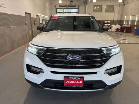 Used 2022 Ford Explorer XLT w/ Equipment Group 202A AWD/4WD image 9