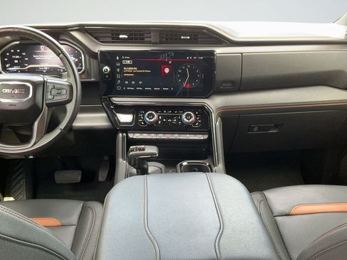 Used 2023 GMC Sierra 1500 AT4 w/ AT4 Premium Package AWD/4WD image 7