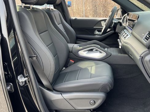 New 2026 Mercedes-Benz GLS 450 4MATIC image 27