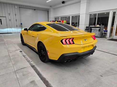 Used 2024 Ford Mustang GT RWD image 4