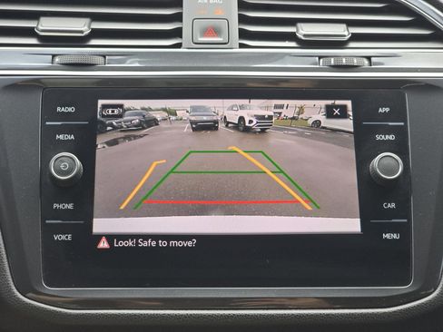 Certified 2023 Volkswagen Tiguan SE R-Line AWD/4WD image 26