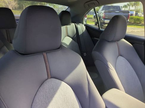 Used 2019 Toyota Camry LE image 7