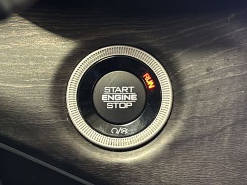 Used 2022 Jeep Grand Cherokee Limited image 24