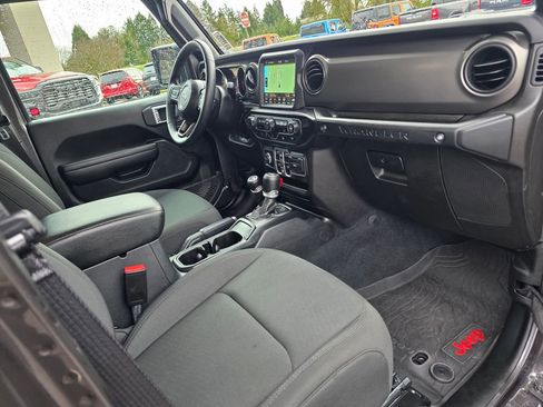 Used 2022 Jeep Wrangler Unlimited Sport image 22