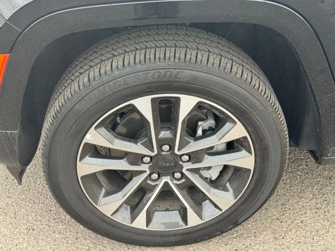 New 2024 Jeep Grand Cherokee Overland w/ Advanced Protech Group III image 11