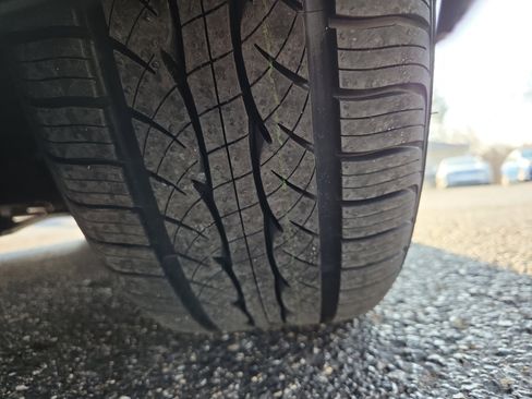 Used 2017 Chevrolet Cruze LT image 9