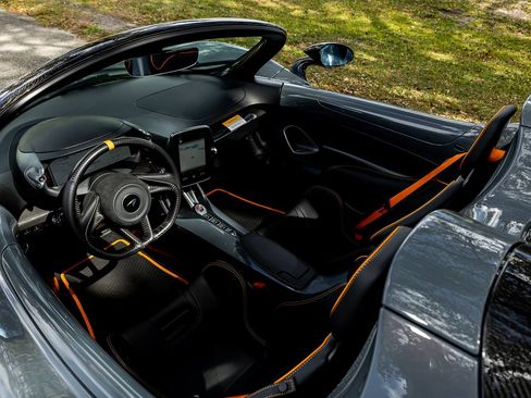Used 2021 McLaren Elva RWD image 95