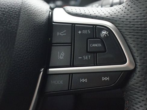 Used 2025 Toyota Sienna Platinum image 12