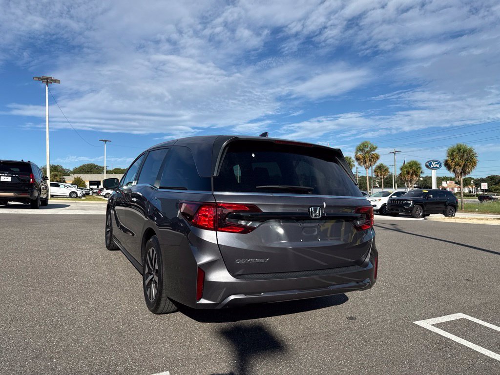 Used 2025 Honda Odyssey EX-L image 3