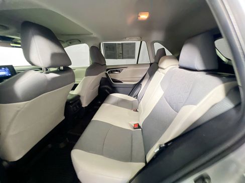 Used 2019 Toyota RAV4 XLE image 29