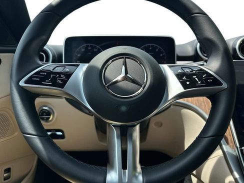 Used 2025 Mercedes-Benz C 300 4MATIC Sedan image 20