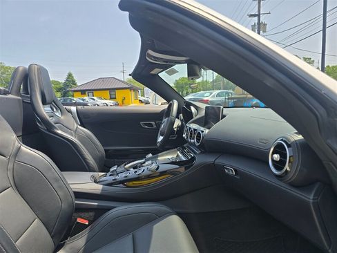 Used 2018 Mercedes-Benz AMG GT Roadster image 23