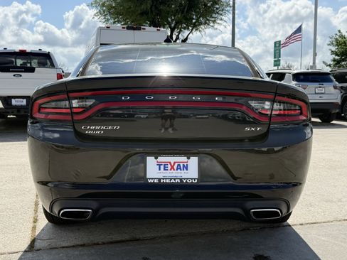 Used 2016 Dodge Charger SXT image 6