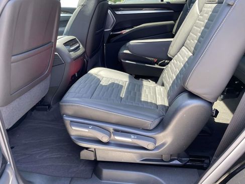 New 2026 Cadillac Escalade Platinum Sport w/ LPO, ONYX Package AWD/4WD image 14