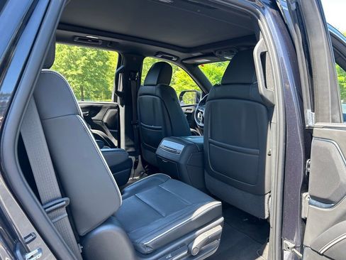Used 2023 Cadillac Escalade Premium Luxury RWD image 49