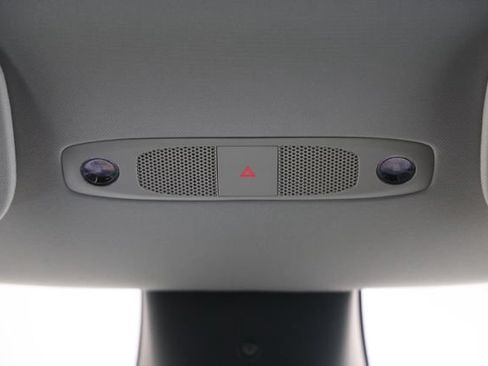 Used 2025 Tesla Model Y Long Range AWD/4WD image 40