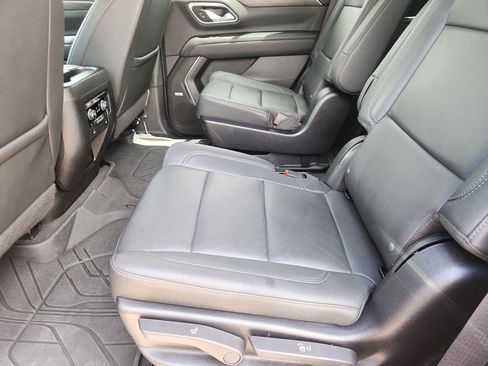 Used 2024 Chevrolet Tahoe Z71 w/ Luxury Package AWD/4WD image 25