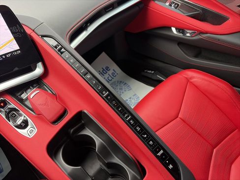 Used 2021 Chevrolet Corvette Stingray Preferred Cpe w/ Z51 Performance Package RWD image 9