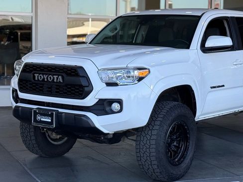 Used 2021 Toyota Tacoma SR5 image 3